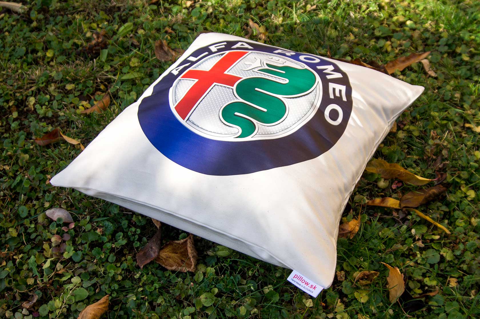 Vankúš z bavlny s logom áut AlfaRomeo
