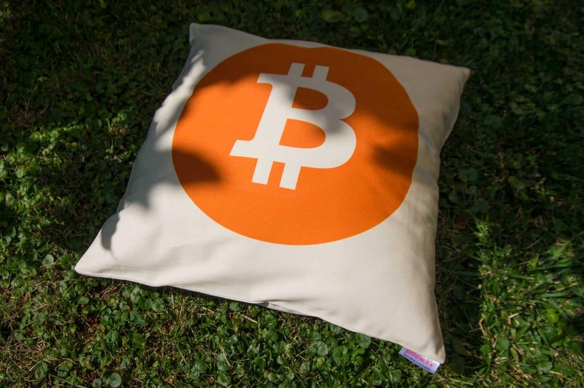Vankúš s logom Bitcoin - kvalitná bavlna a ručná práca