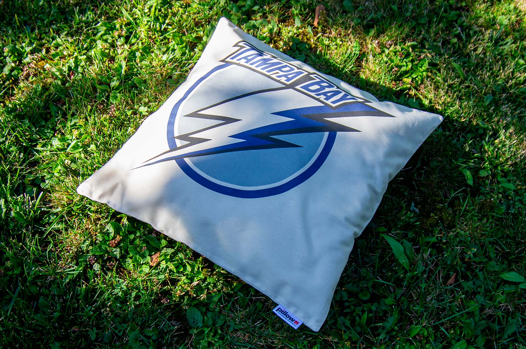 Vankúšik s logom hokejového klubu Tampa Bay Lightning z Americkej NHL