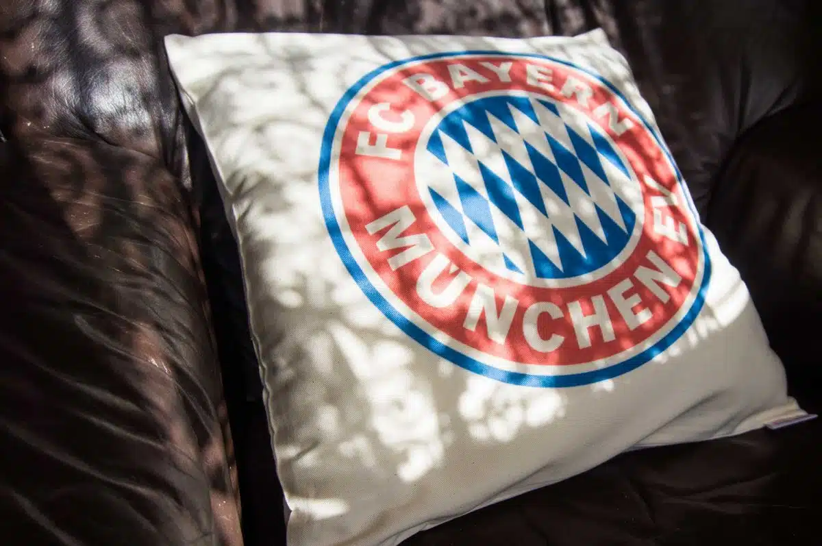Vankúš s logom FC Bayern Mníchov z Bundesligy