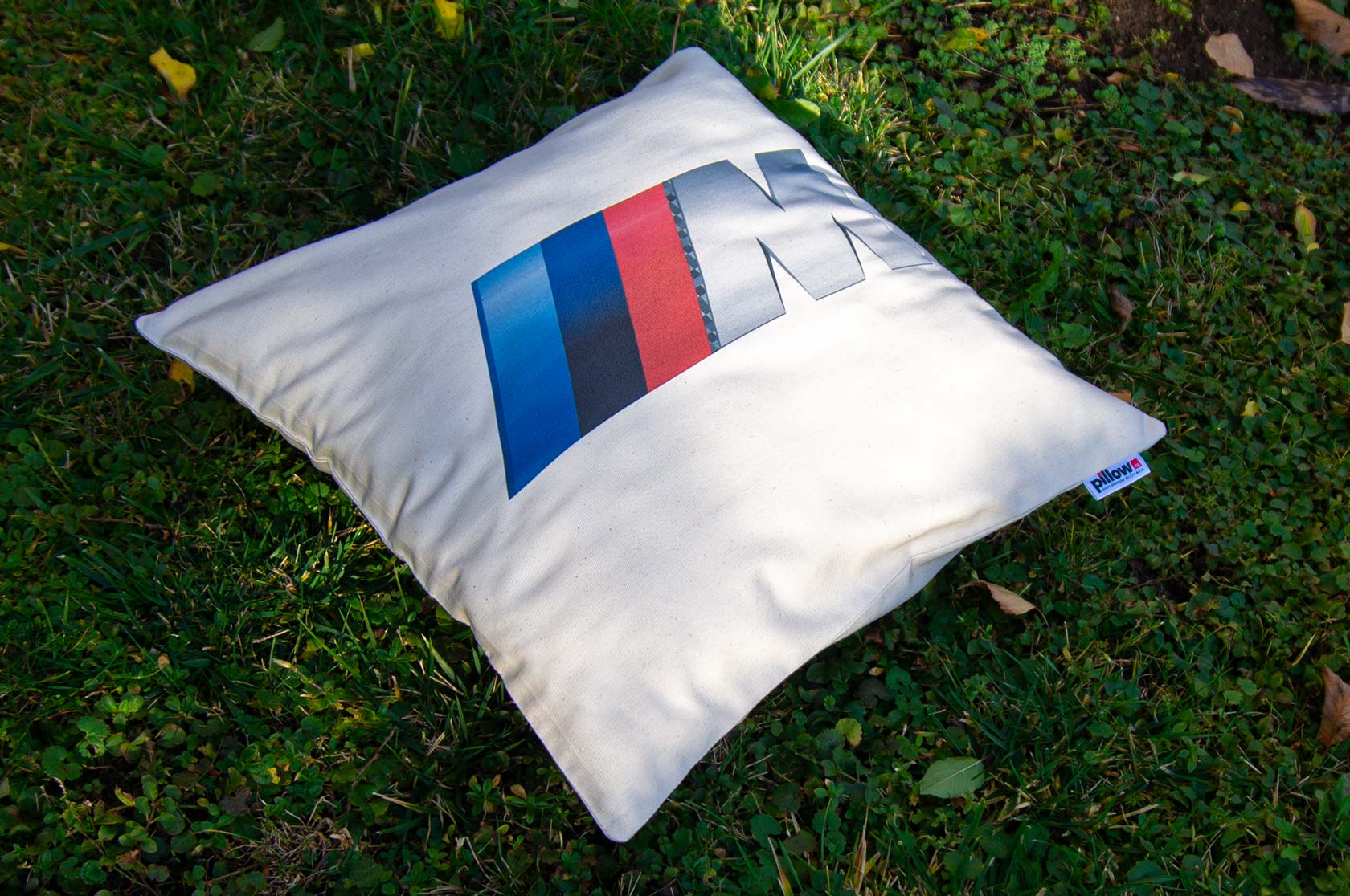 Darček s logom športovej značky BMW rady M