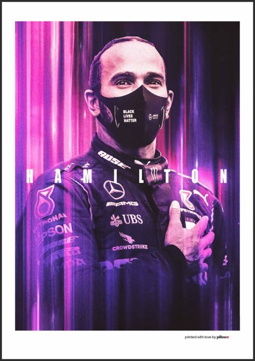 Plagát Lewisa Hamiltona, známeho pretekára F1, s dynamickým dizajnom.