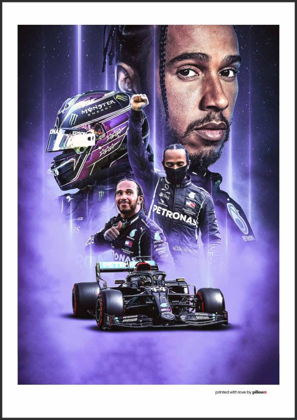 F1 plagát Lewisa Hamiltona, známeho pretekára, s jeho pretekárskym autom na trati.