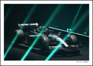 Plagát Mercedes-AMG Petronas F1 2025 s detailne spracovanou formulou v ikonických farbách tímu.