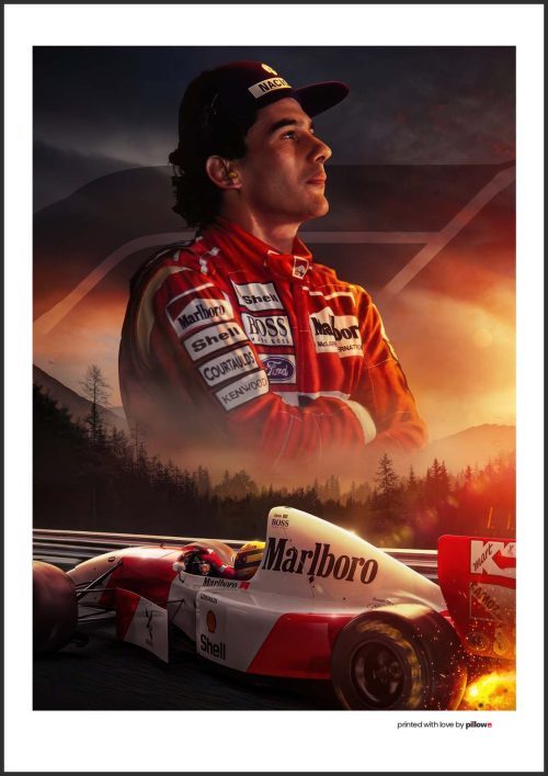 Plagát s Ayrtonom Sennom, legendárnym jazdcom Formuly 1, v pretekárskom obleku. V popredí jeho červeno-biely monopost zachytený v pohybe na trati.