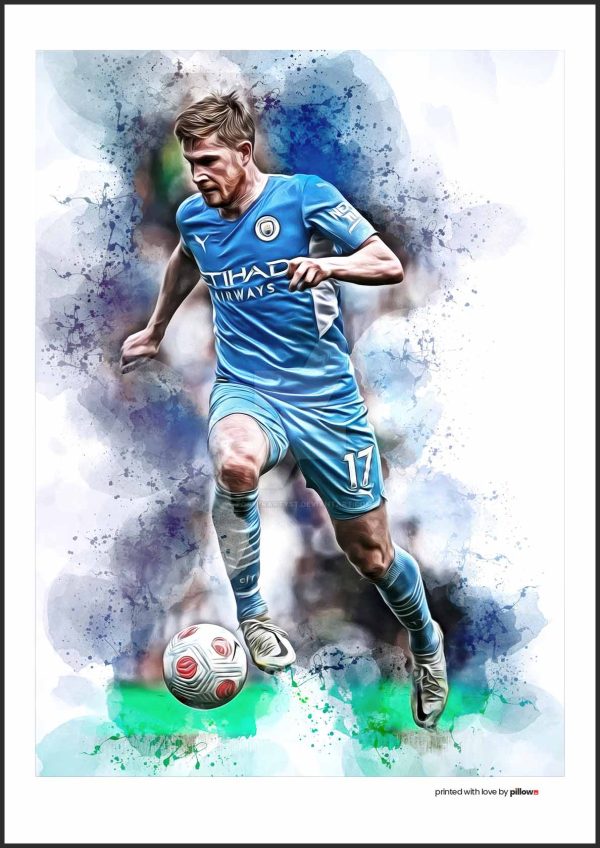 Plagát s Kevinom De Bruyneom, stredopoliarom Manchester City, znázorňuje jeho precíznu hru a vodcovstvo, ideálny pre futbalových fanúšikov.
