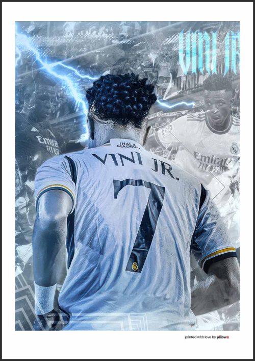 Plagát s Viníciusom Júniorom, brazílskym futbalistom Real Madrid, zachytávajúci jeho dynamiku a vášeň pre hru, ideálny pre fanúšikov.