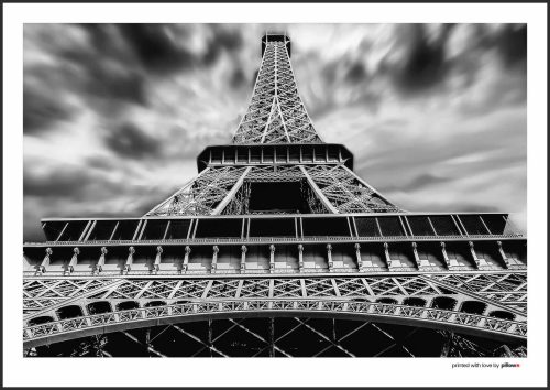 Čiernobiely plagát Eiffelovej veže z podhľadu, elegantný doplnok s nádychom parížskej atmosféry, ideálny pre milovníkov umenia