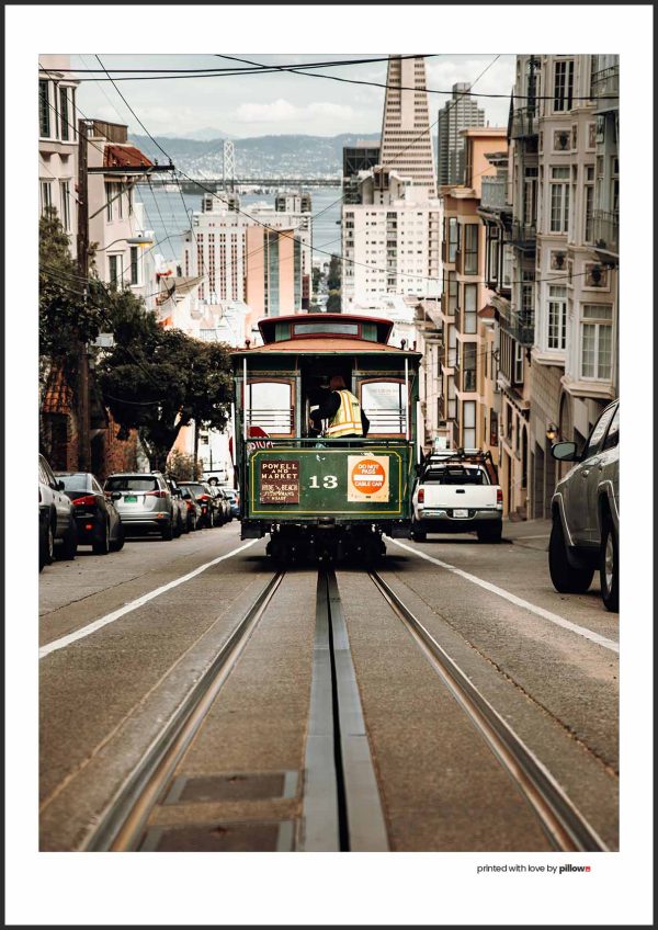 Plagát so záberom na San Francisco, moderný dizajn, kvalitná tlač, vhodný na zavesenie, ideálny do izby či kancelárie.
