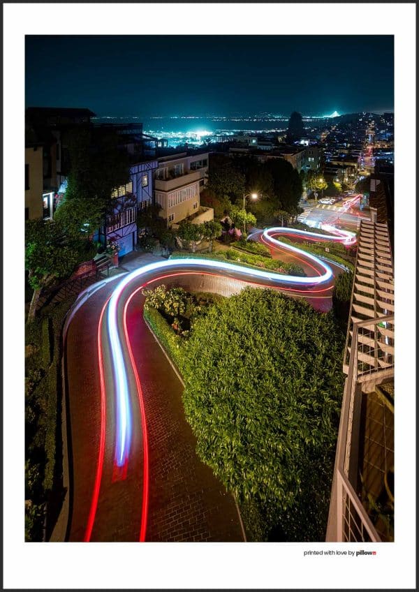 Plagát so záberom na San Francisco, moderný dizajn, kvalitná tlač, vhodný na zavesenie, ideálny do izby či kancelárie.