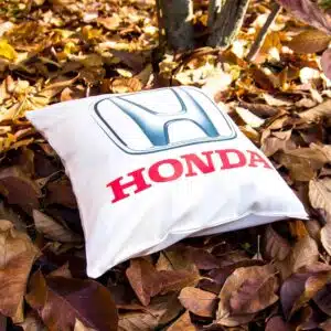 Vankúšik s logom Japonskej automobilovej značky Honda