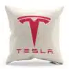 Vankúšik s logom automobilovej značky Tesla