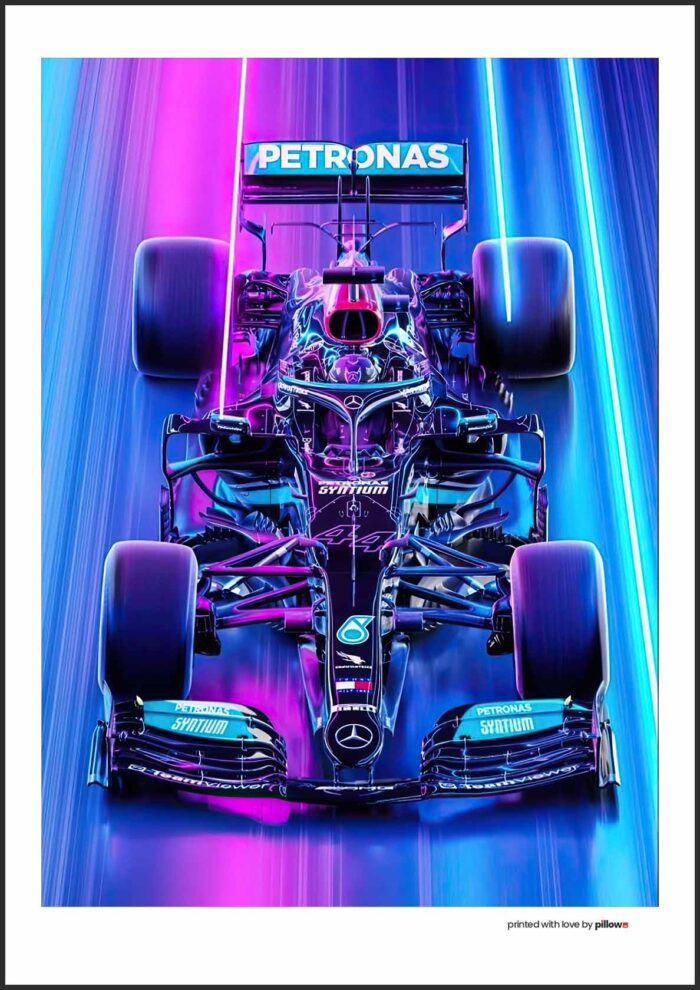 Plagát F1 auto Hamilton v žiarivých farbách, ideálny na ozdobu steny pre fanúšikov Formuly 1. Premium kvalita z eshopu Pillow.Sk