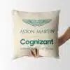 Biely vankúš s logom teamu Aston Martin Cognizant F1 Team