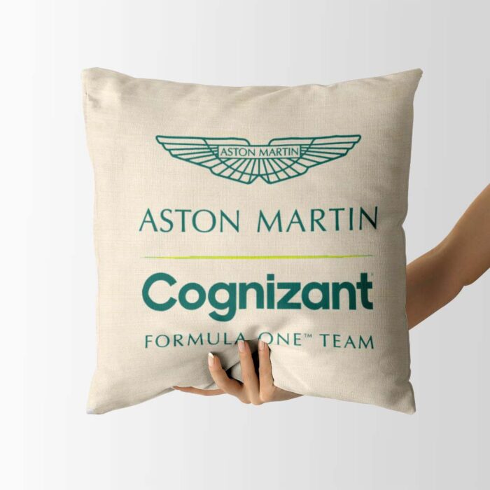 Biely vankúš s logom teamu Aston Martin Cognizant F1 Team