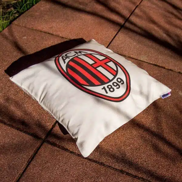 Vankúšik s logom klubu AC Miláno z Talianskej Serie A