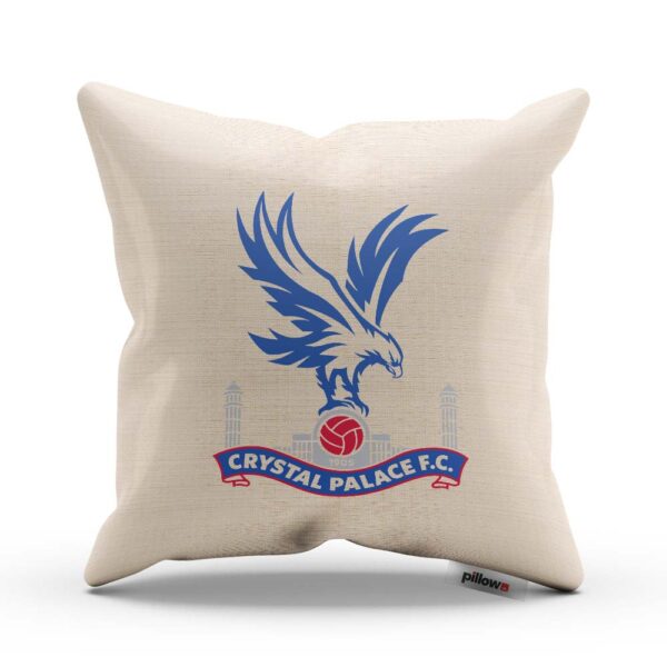 Vankúš Crystal Palace s logom futbalového klubu z Premier League