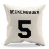Darček na vankúši Nemeckého futbalového hráča Franz Beckenbauer