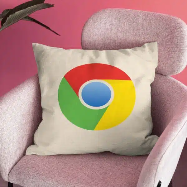 Bavlnený dekoračný vankúš s logom Google Chrome ozdobí každú sedačku a aj pri oddychu na ňom môžete ďalej surfovať